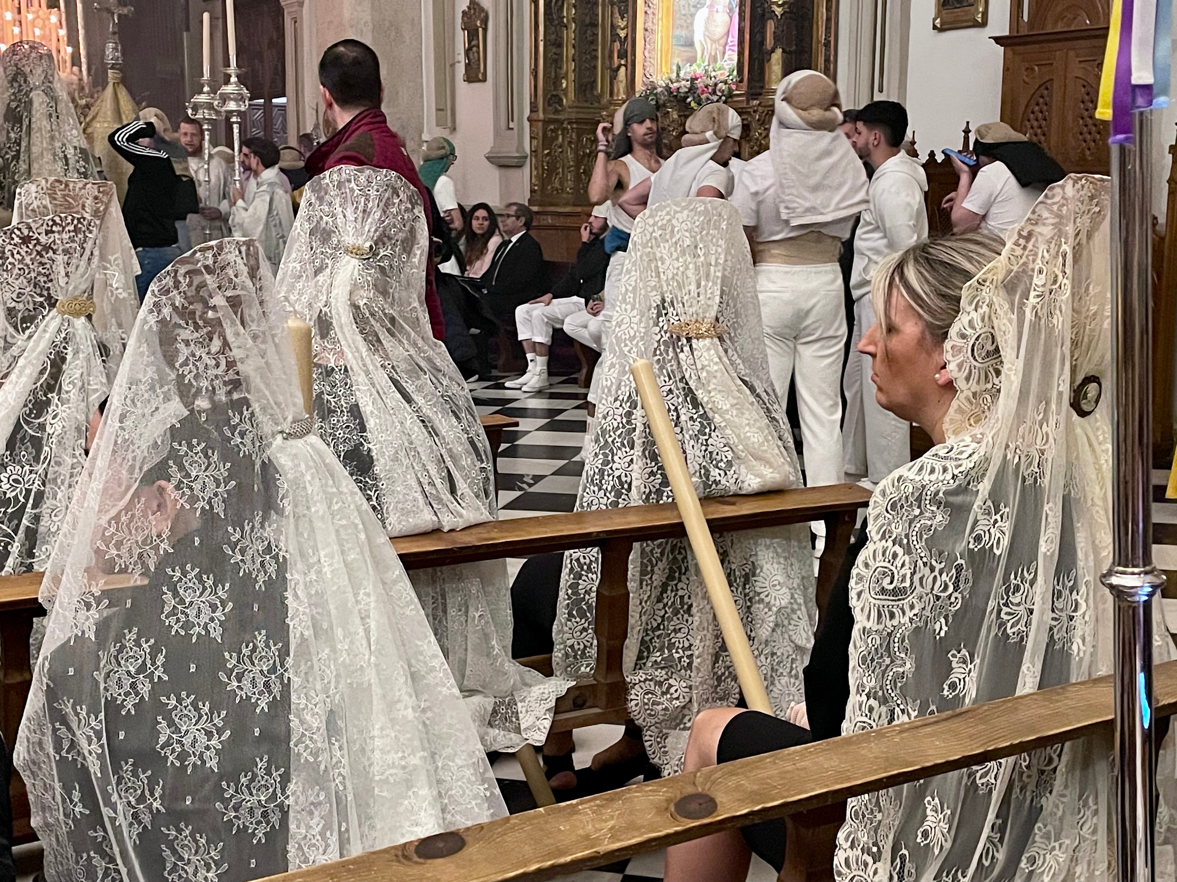 El Resucitado de Jaén se queda en el templo por las lluvias