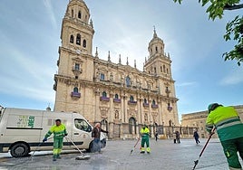 Limpieza de las calles tras la Semana Santa.