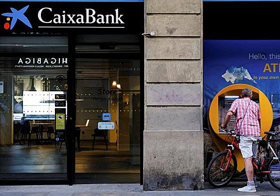 CaixaBank alerta de la llegada de «el fraude del falso empleado del banco».