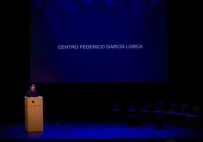 García-Lorca se dirige a los asistentes.