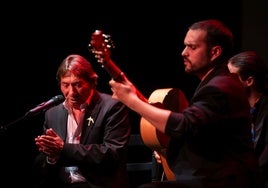 El Parrón y Fernández, en la actuación de este lunes en el Centro Lorca.