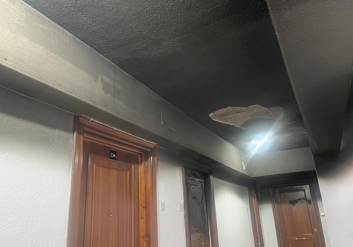 La odisea de los vecinos del número 145 de camino de ronda tras el gran incendio | ideal