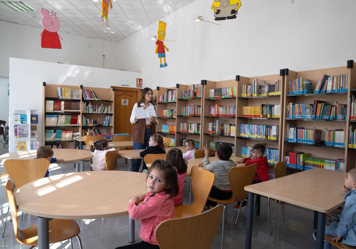 Gádor duplica la superficie de su biblioteca adolfo suárez | ideal