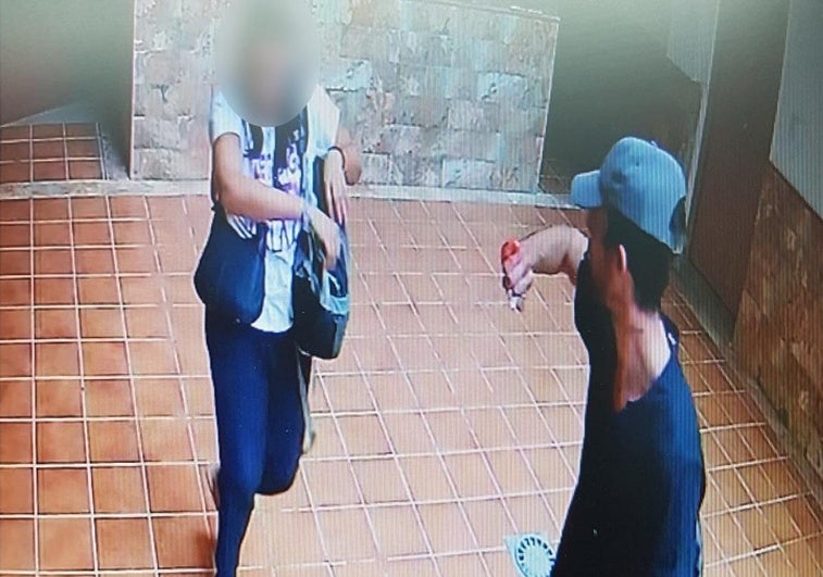 Un joven que rajó el cuello a un hombre que le dio de comer en Pinos Genil acepta siete años de cárcel