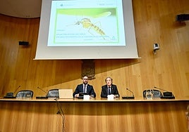 El diputado de Agua, Antonio Mancilla, y el delegado territorial de Salud, Indalecio Sánchez-Montesinos.