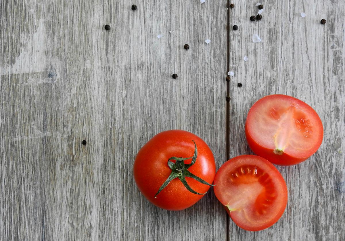 El truco del agua de un experto para que el tomate sepa «como los de antes»