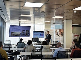 El empresario Arnoud Krom durante su charla en Cámara Granada. IDEAL