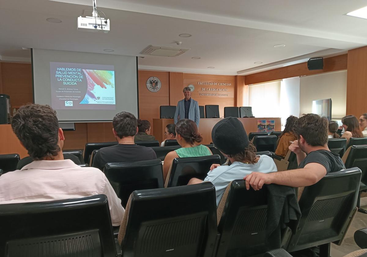 La ugr organiza charlas en trece centros y facultades para prevenir la conducta suicida | ideal