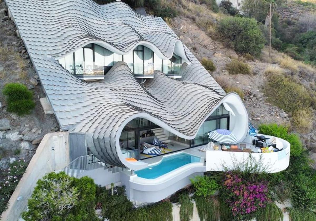 En Granada puedes alojarte en la famosa 'Casa del Dragón': su precio en Airbnb