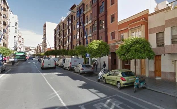 Piden 27 años de expulsión del país al conductor de un patinete por agresión sexual a tres mujeres en Almería