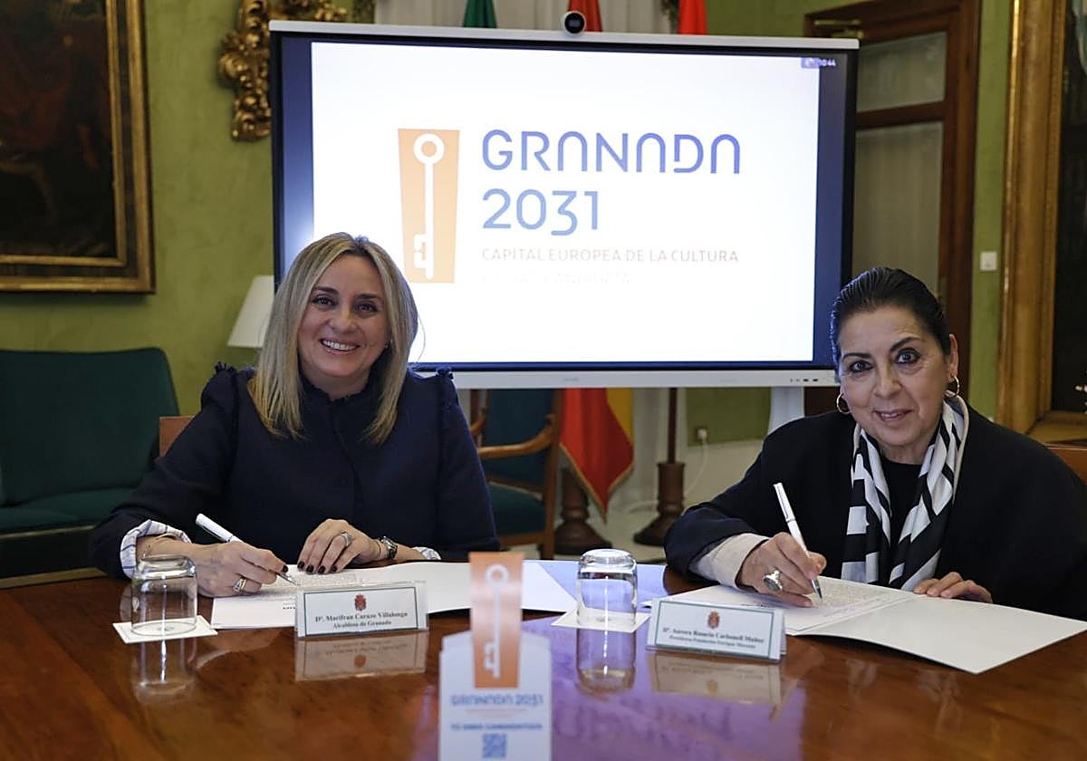 La presidenta de la Fundación, Aurora Carbonell, ha firmado el manifiesto de adhesión junto a la alcaldesa de la ciudad, Marifrán Carazo, y el concejal de Cultura, Juan Ramón Ferreira.,