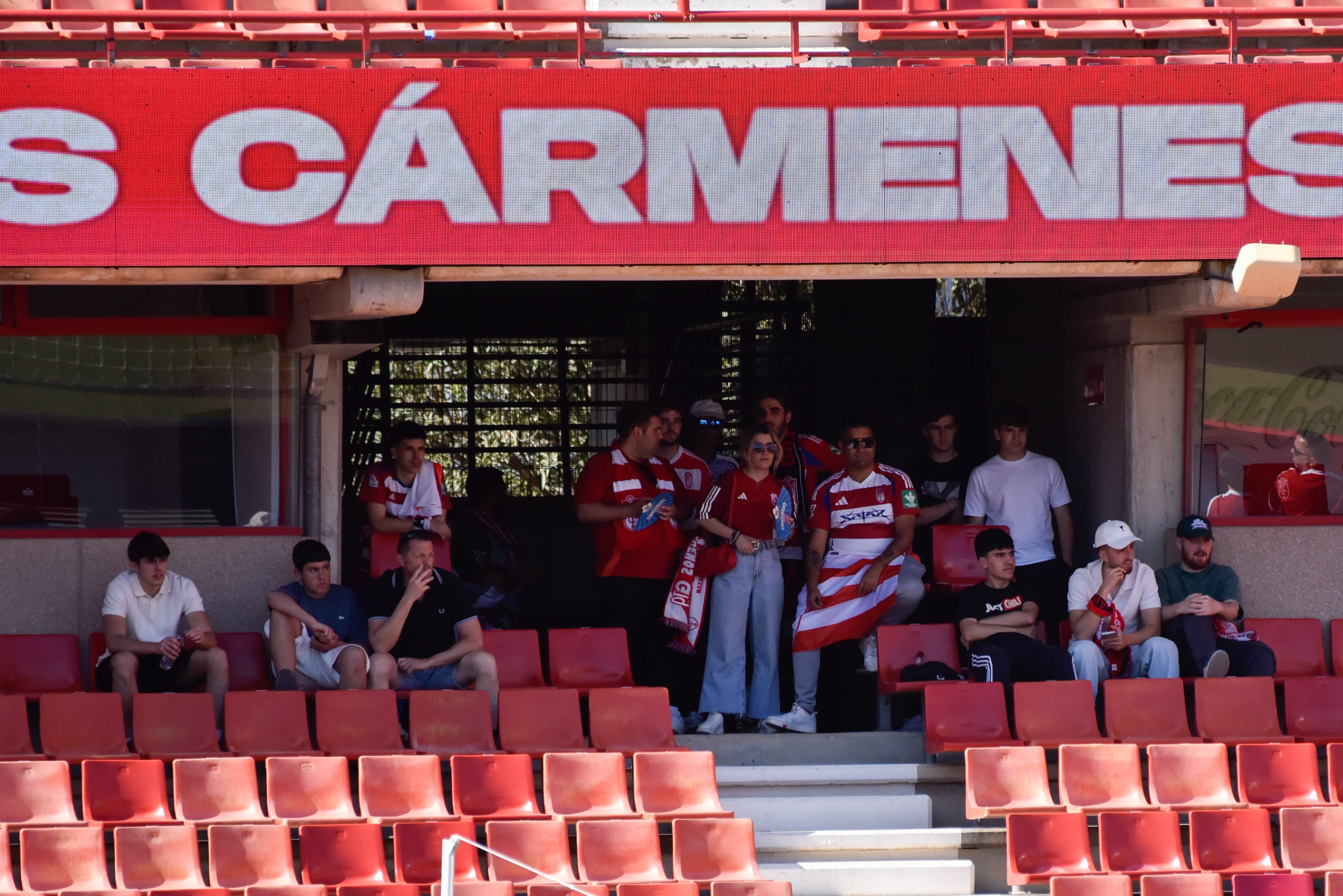 Encuéntrate en Los Cármenes durante el Granada - Elche
