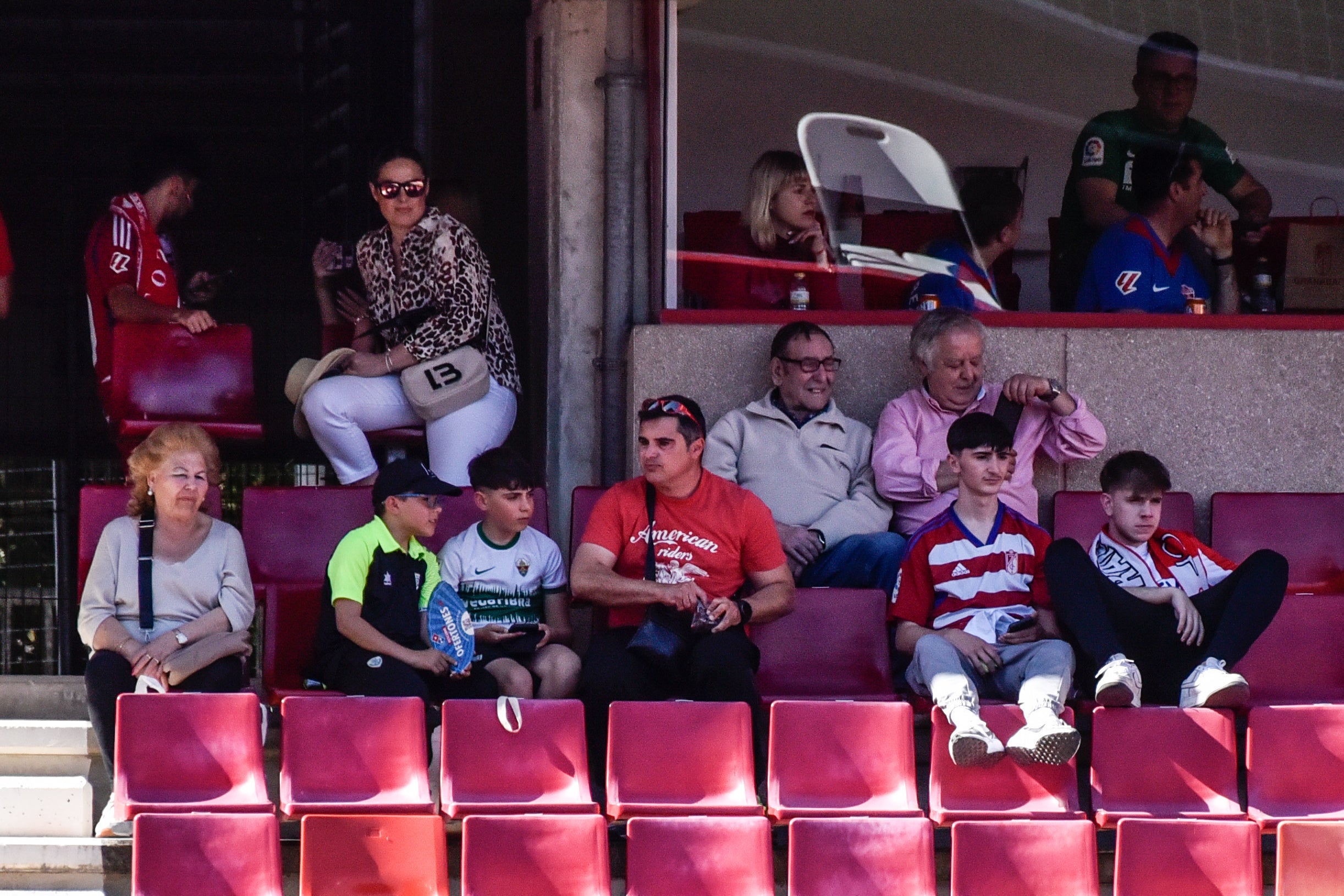 Encuéntrate en Los Cármenes durante el Granada - Elche