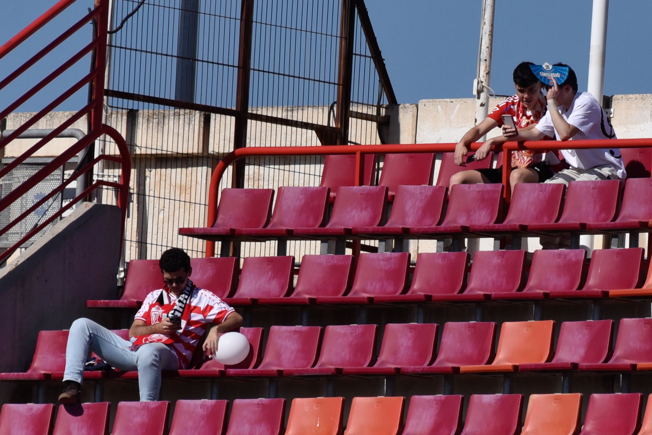 Encuéntrate en Los Cármenes durante el Granada - Elche