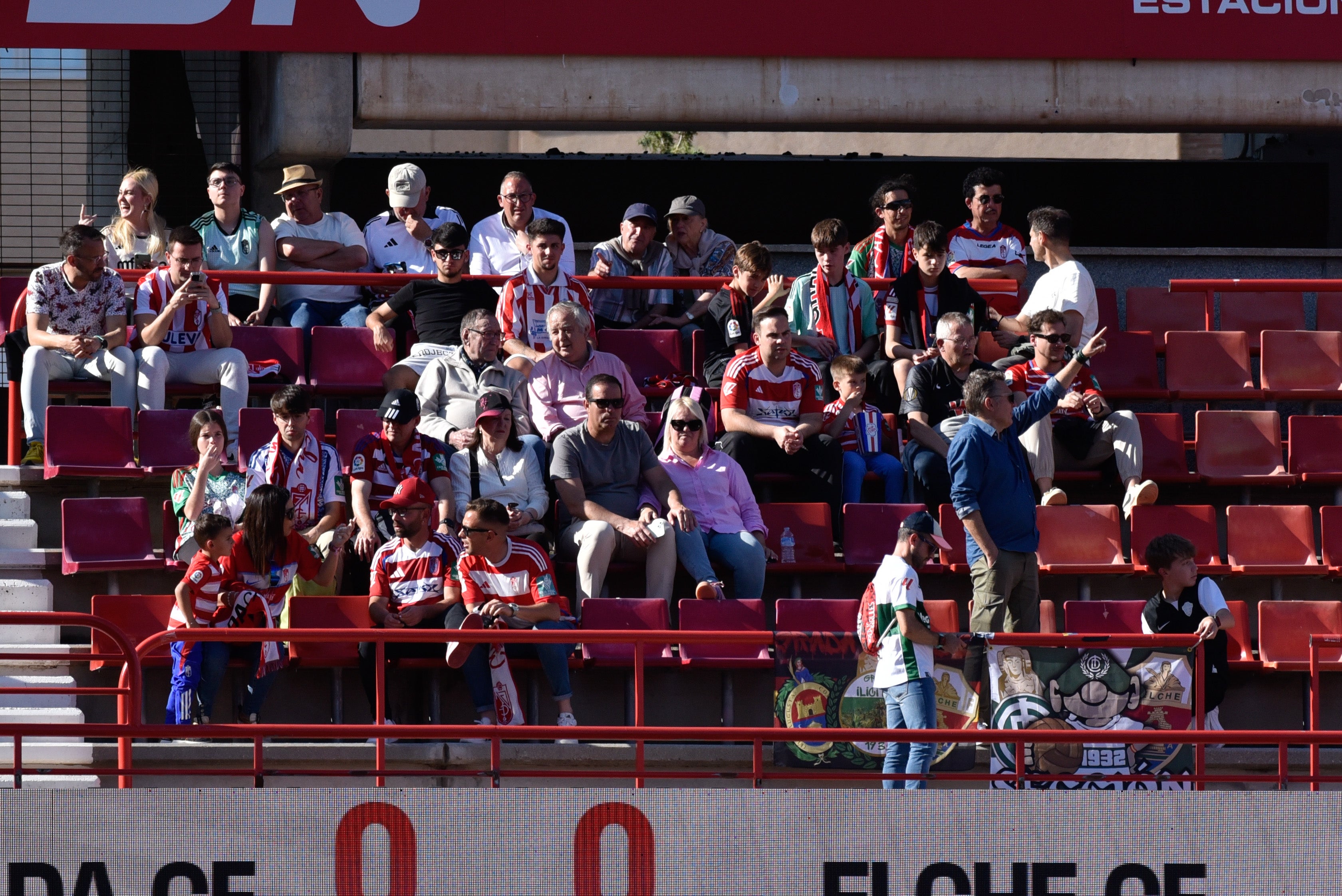 Encuéntrate en Los Cármenes durante el Granada - Elche