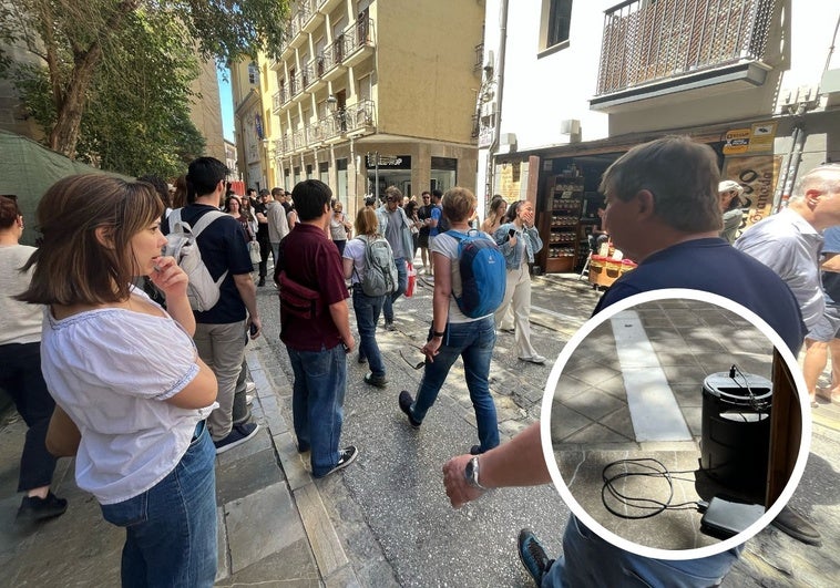 Una radio al pie de la Catedral para superar el apagón en Granada
