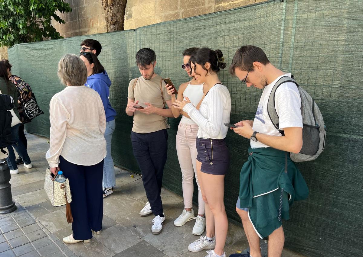 Imagen secundaria 1 - Miedo al apagón en Granada