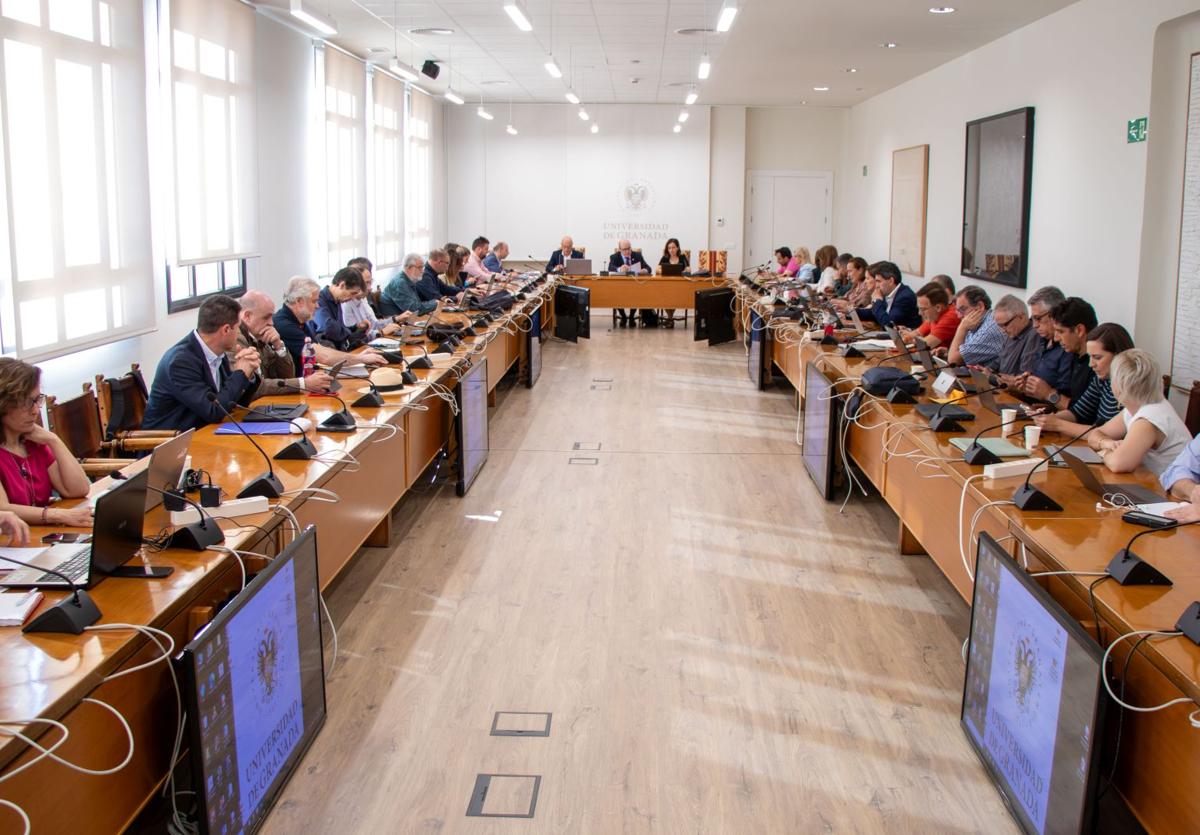 La ugr comenzará las clases de los grados del próximo curso el 15 de septiembre | ideal