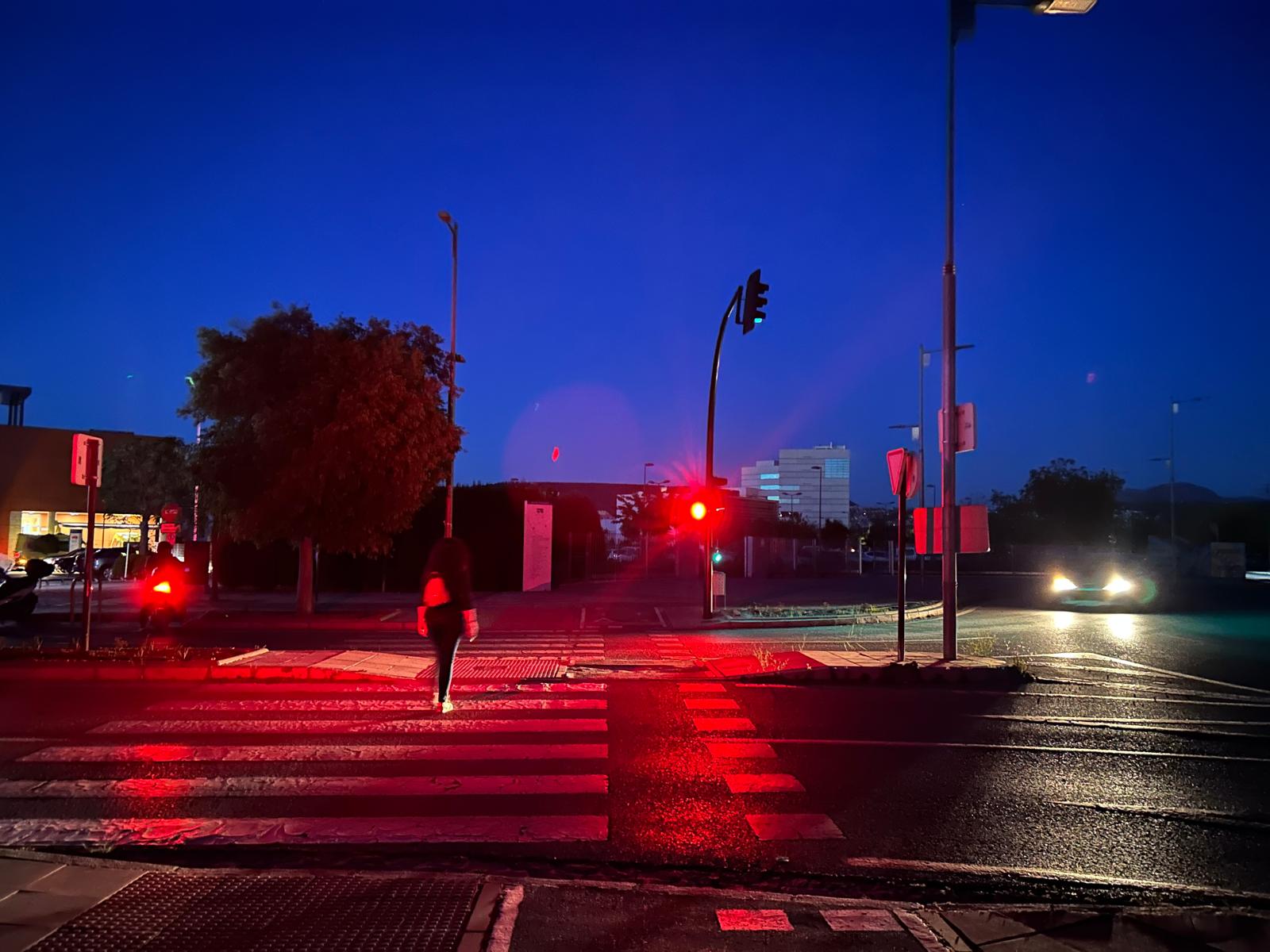 Las insólitas imágenes de una noche a oscuras en Granada