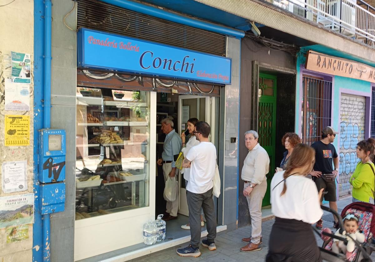 El comercio sufre por no poder echar la persiana mientras los grandes resisten | ideal