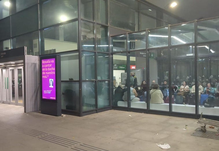 Estación de Andaluces a primera hora.