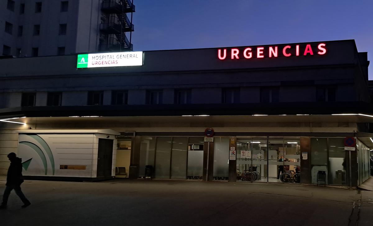 Noche «angustiosa» de microcortes en urgencias y canceladas algunas interveciones para hoy | ideal