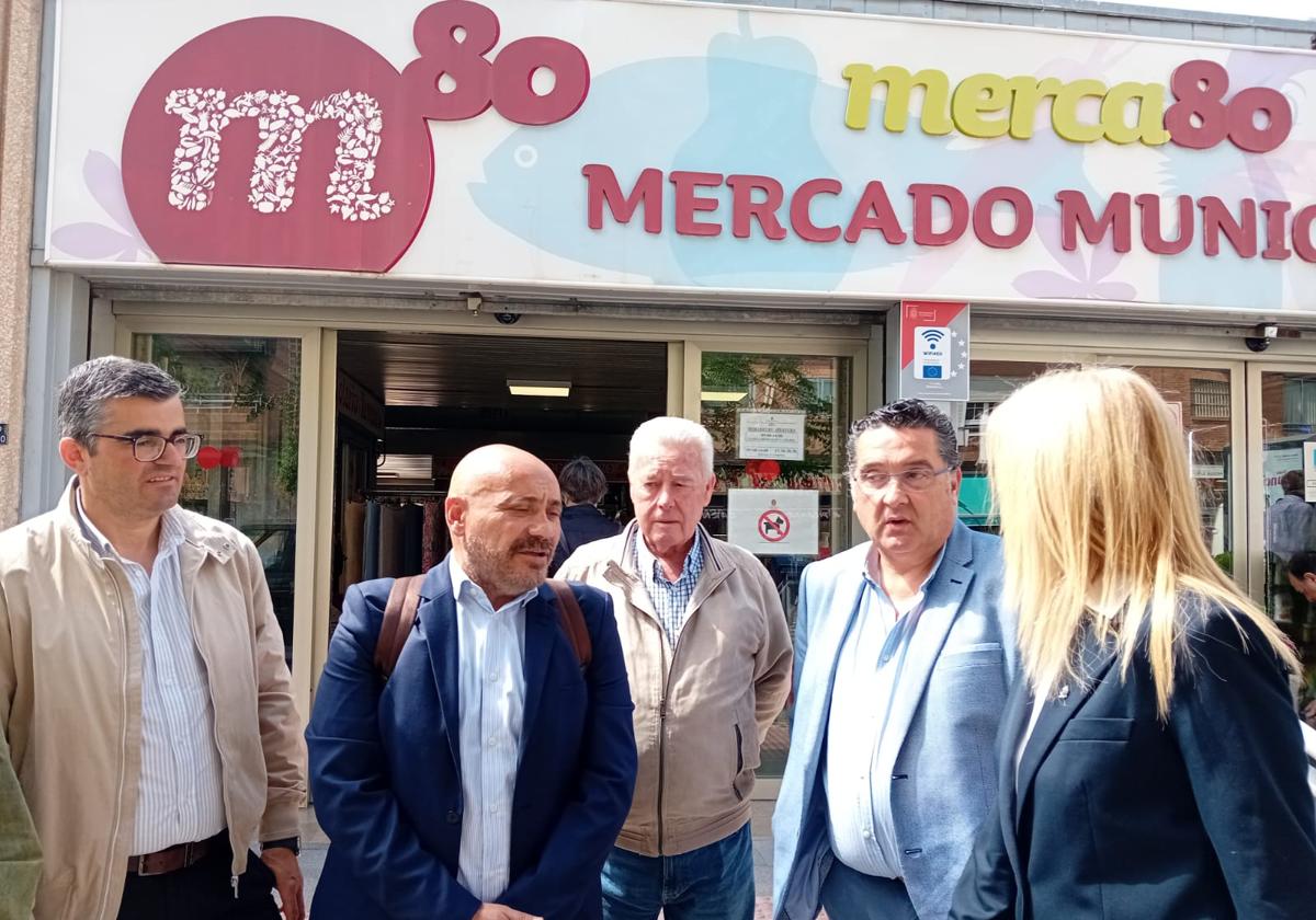 Empleo respalda la actividad de las asociaciones comerciales de Granada con 185.000 euros