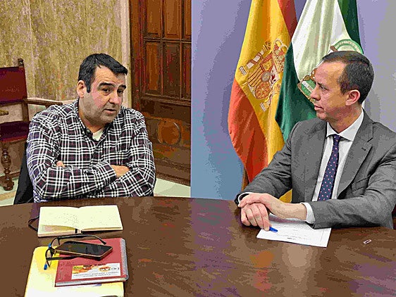 Imagen de archivo de Andrés Góngora, de COAG, con el subdelegado del Gobierno en Almería.