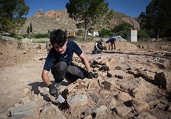 Diez arqueólogos trabajarán hasta julio en el yacimiento de Medina Elvira.