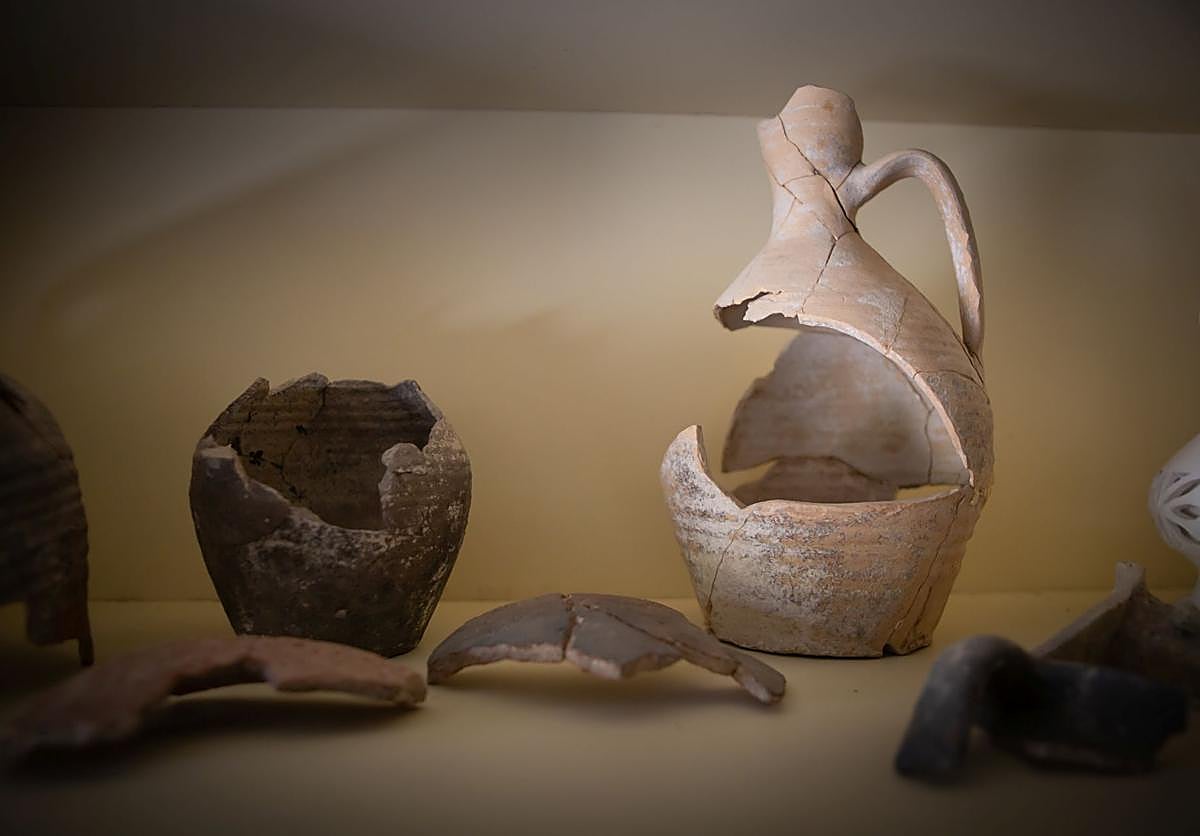 Imagen principal - Objetos hallados en Medina Elvira. 