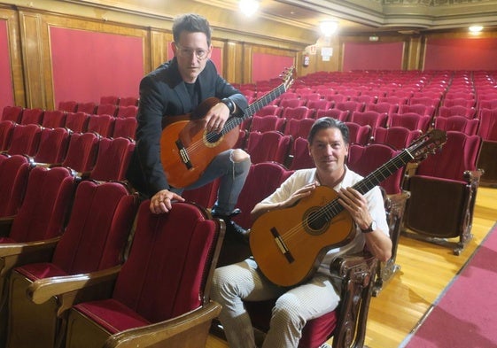 Alexander Kilian y Jan Pascal, el dúo de guitarras Café del Mundo, en el Isabel la Católica.