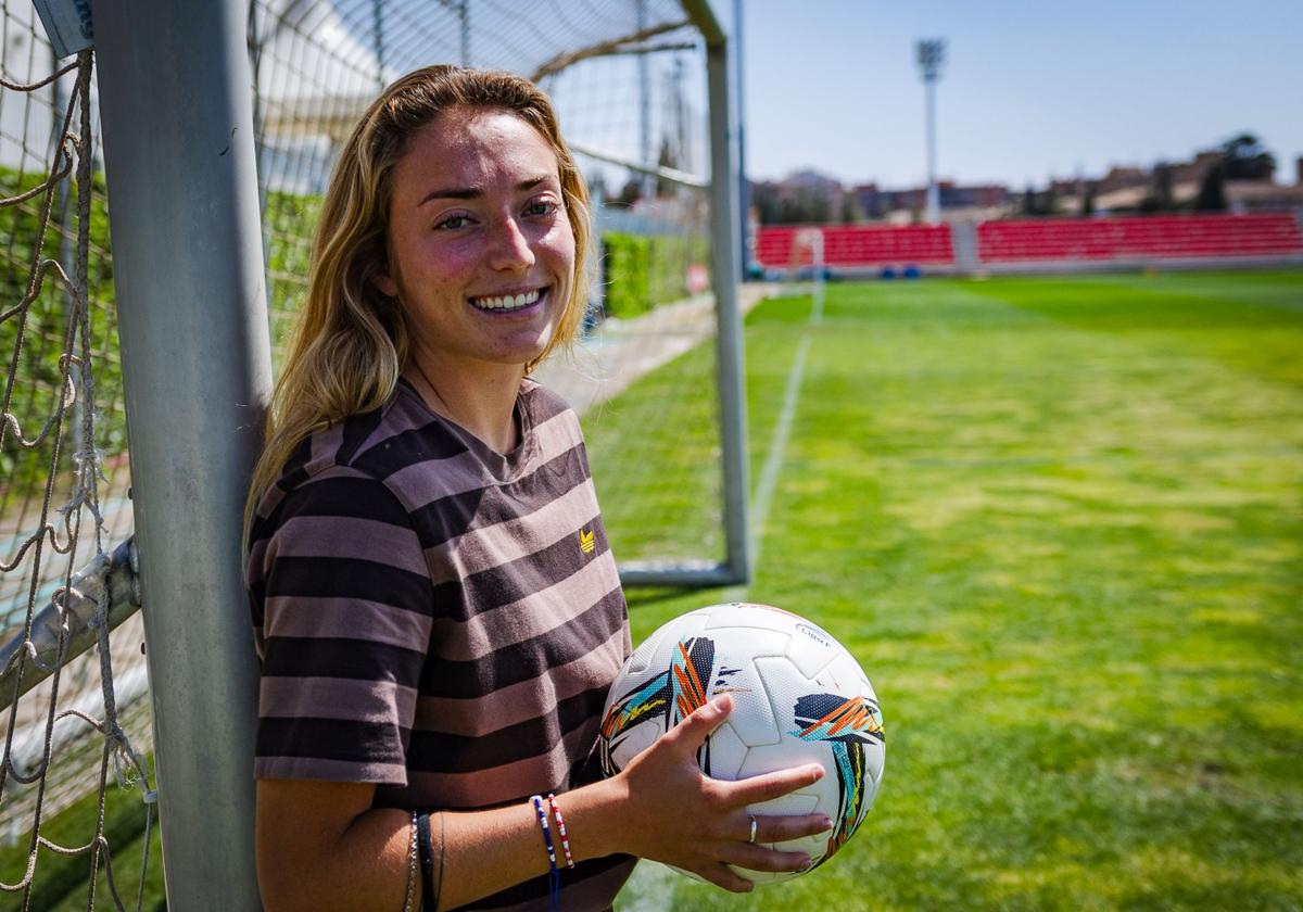 Ornella vignola | delantera del granada femenino: «la marcha de arturo ruiz no puede hacernos perder el foco» | ideal