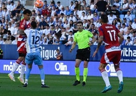 Reinier disputa un balón en La Rosaleda.