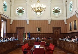 Diputados en el pleno ordinario de este lunes en la Administración provincial.