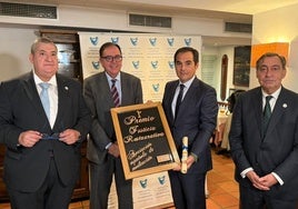 El consejero de Justicia recoge el premio de la Asociación de Mediación.