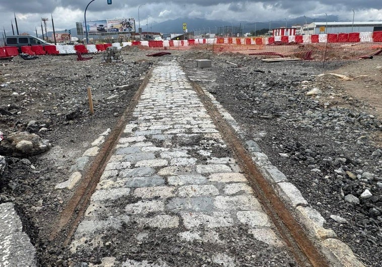 Las obras de ampliación del metro sacan a la luz las vías del antiguo tranvía de la Vega