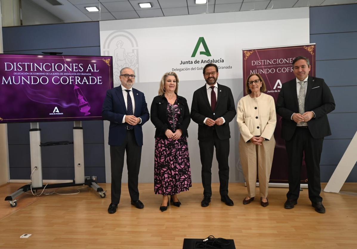 La Junta crea las distinciones al Mundo Cofrade en Granada