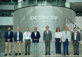 Visita de la delegación comercial de la Cámara de Linares a la empresa Desay SV, con la presencia de Raúl Caro-Accino.
