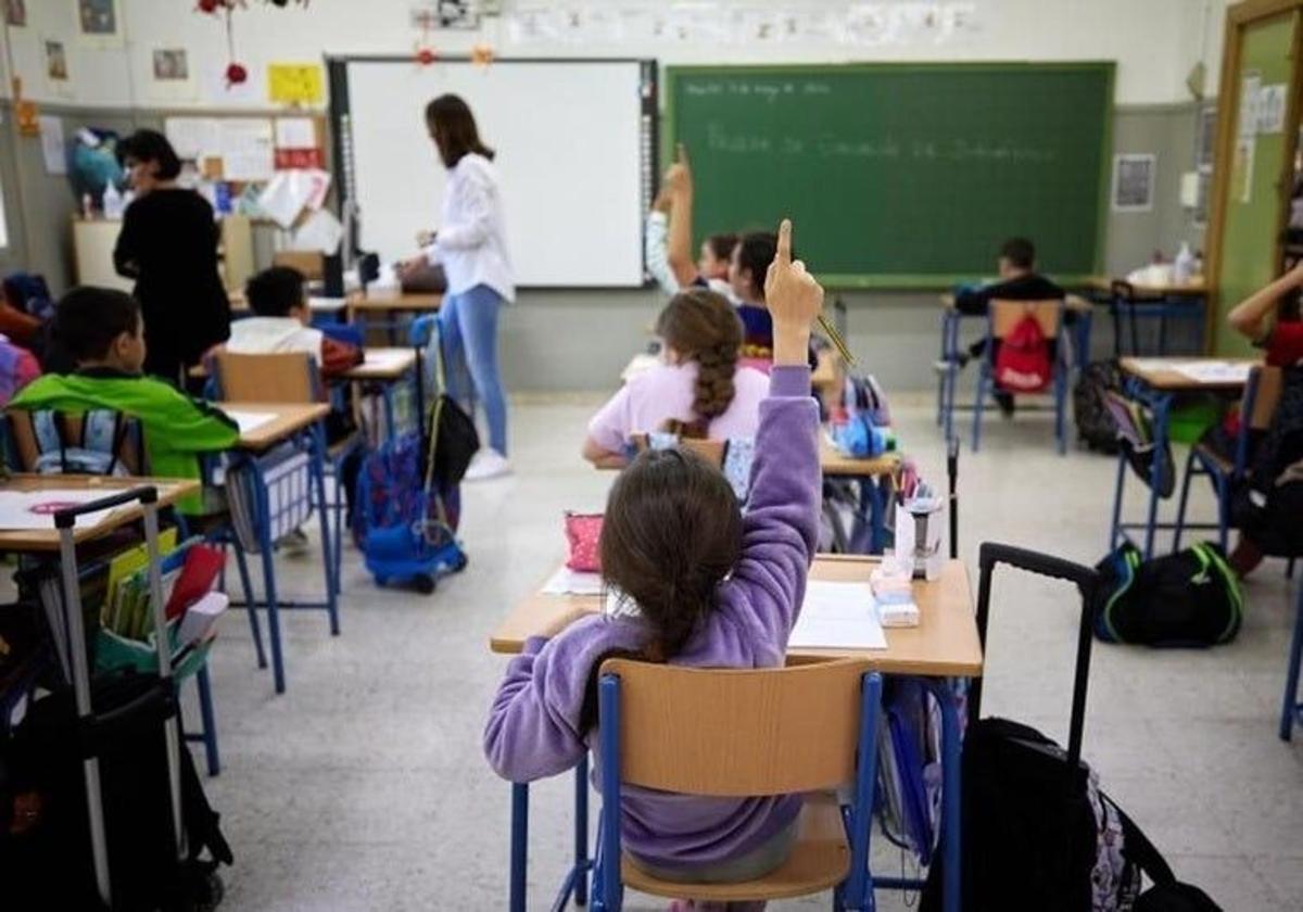 Un colegio de la zubia se moviliza contra el cierre de un aula de tres años | ideal