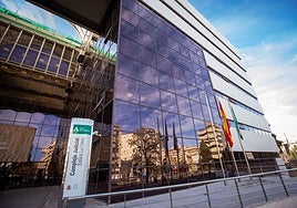 Fachada del complejo judicial de La Caleta.