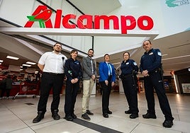 Equipo de seguridad de Alcampo, en Granada.