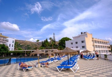 Los precios de los hoteles en la Costa Tropical suben entre un 5% y un 10% este verano