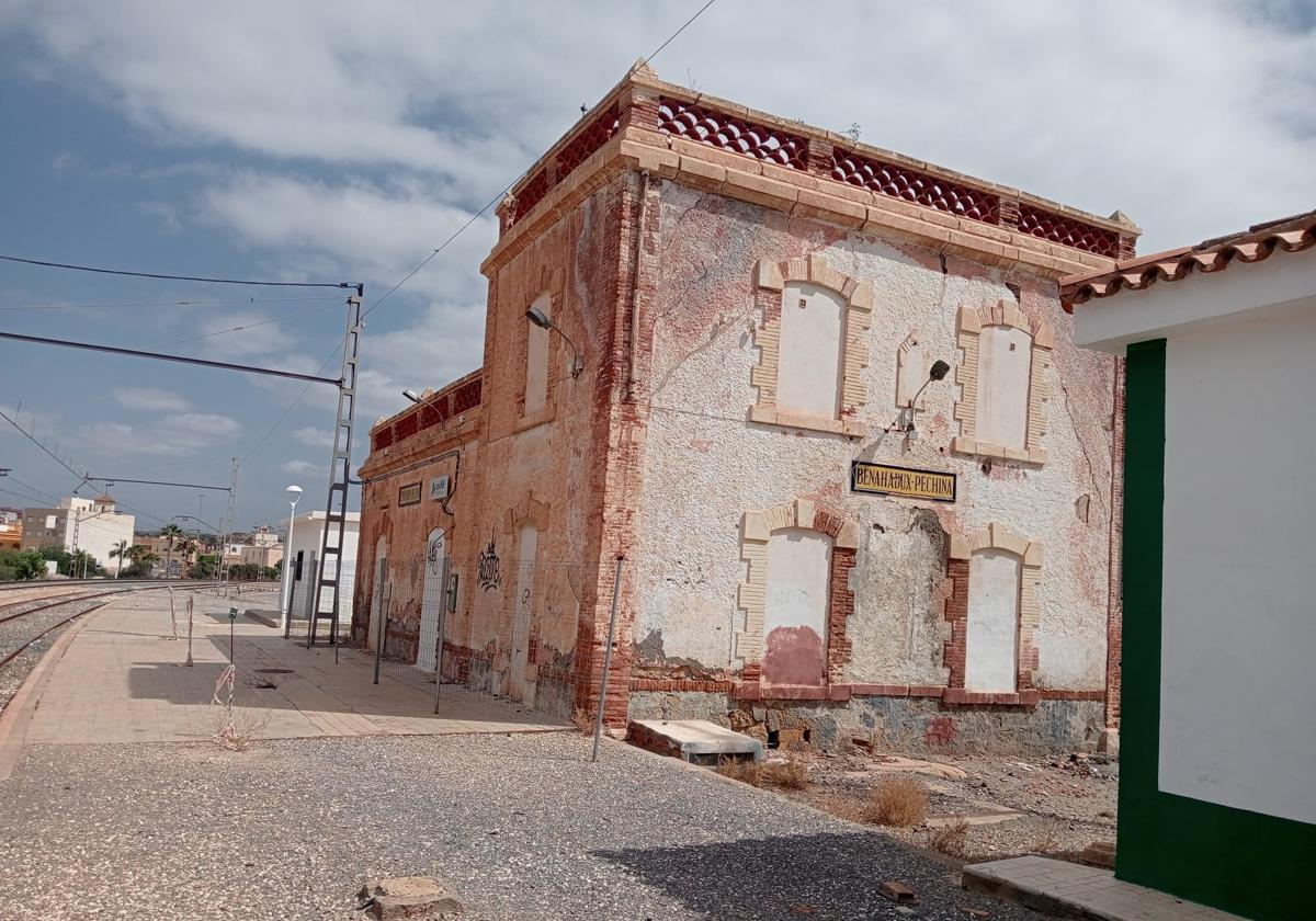 Las estaciones de la linares-almería, a pique de su desaparición | ideal