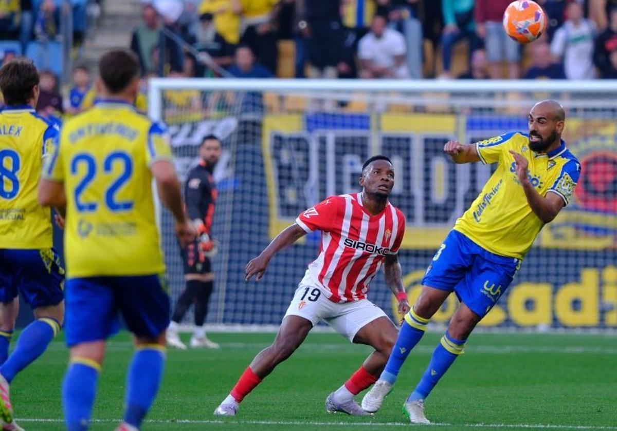 Al Cádiz le sobran las cuatro jornadas que quedan para el final de la Liga
