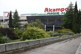 Los tres supermercados de Andalucía afectados por el cierre de Alcampo.