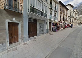 Cuesta de Gomérez, una de las calles donde se han excluido edificios del listado de inmuebles ruinosos.