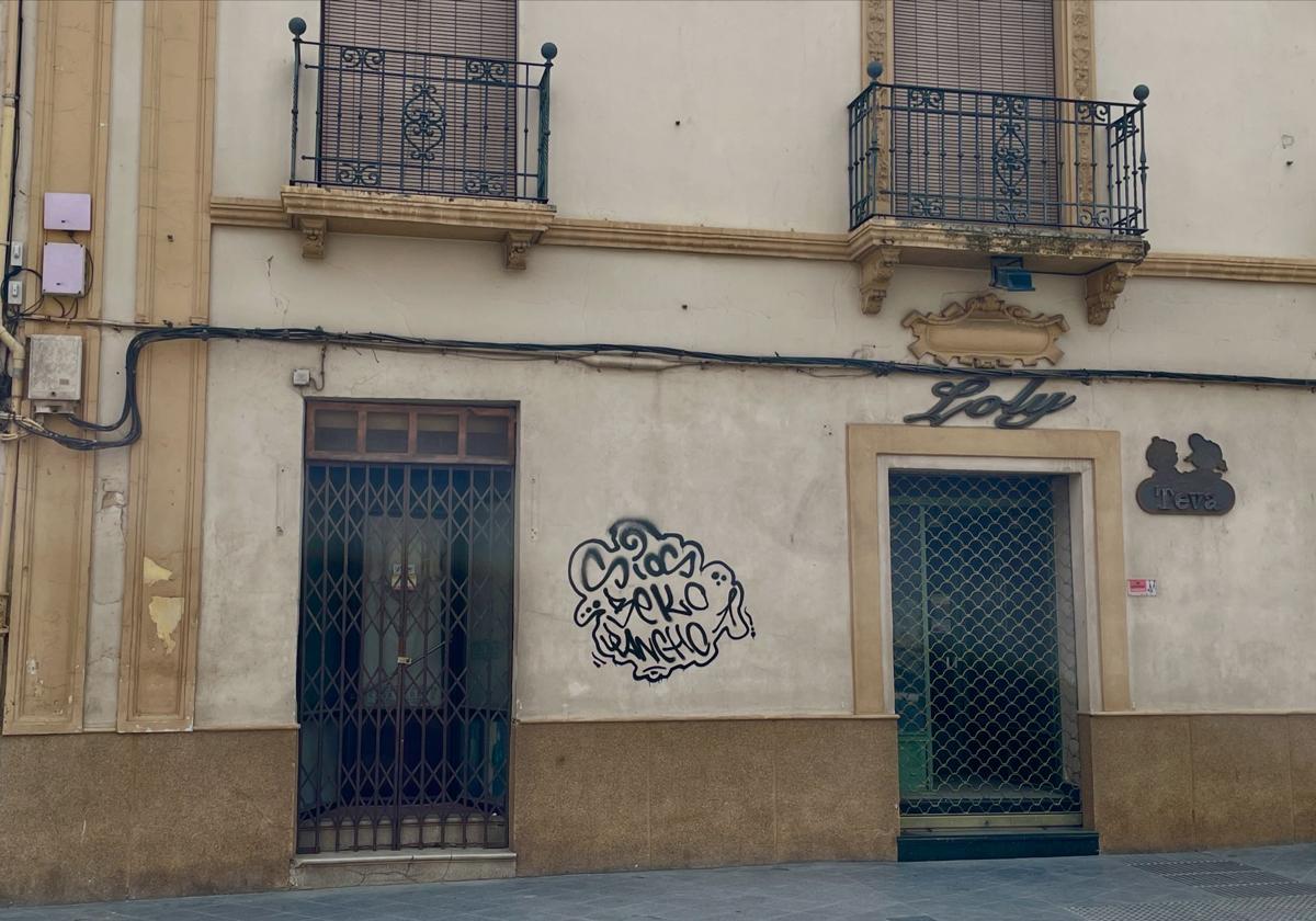 Sancionadas cinco personas con cuatro mil euros por pintadas en Alcalá la Real