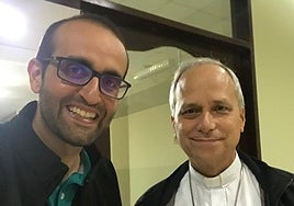 Antonio Carrión, consejero general de los Agustinos Recoletos, en una imagen junto al ahora Papa León XIV.