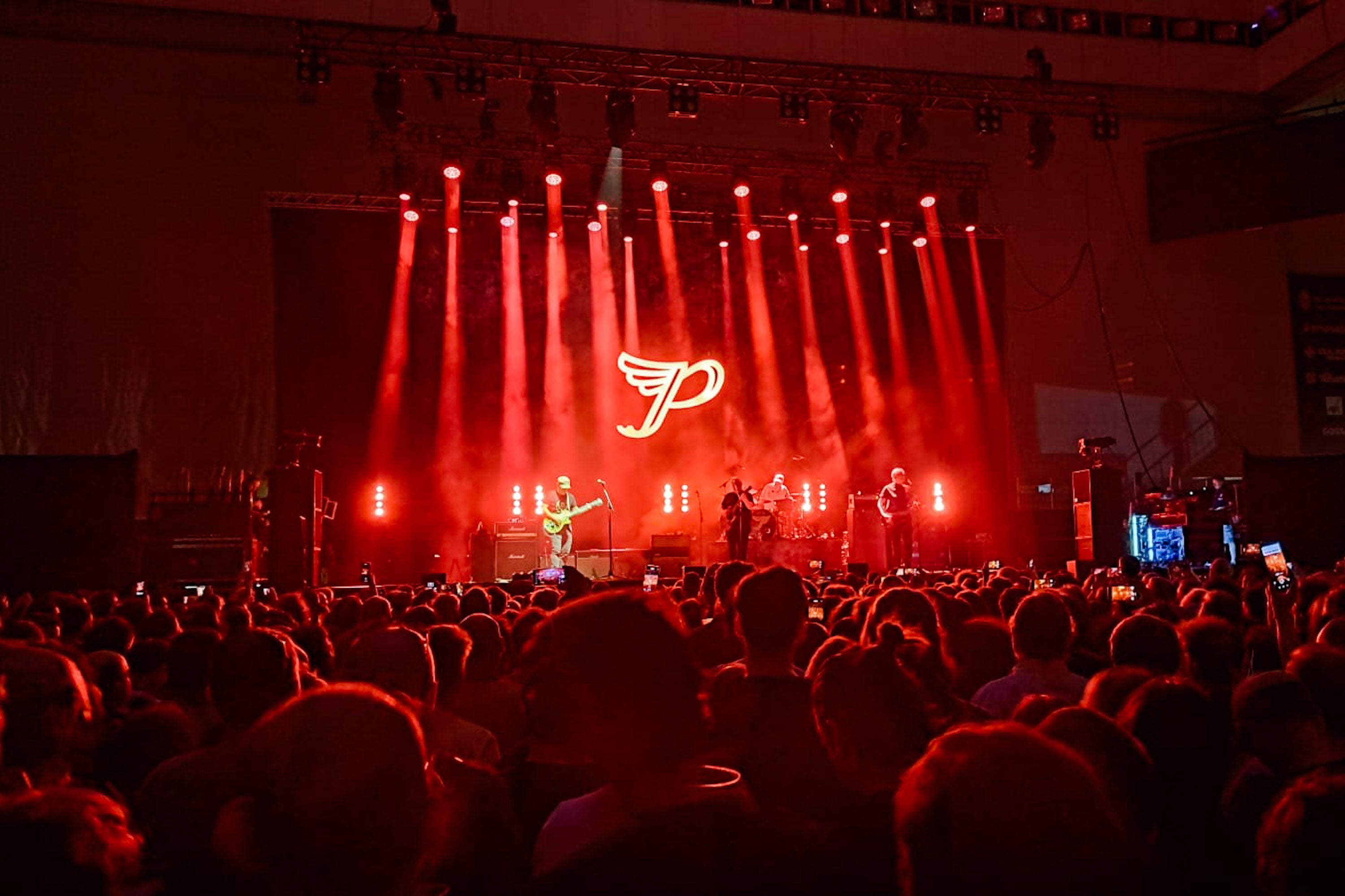 Gran ambiente en el concierto de los Pixies en Granada, el único en España