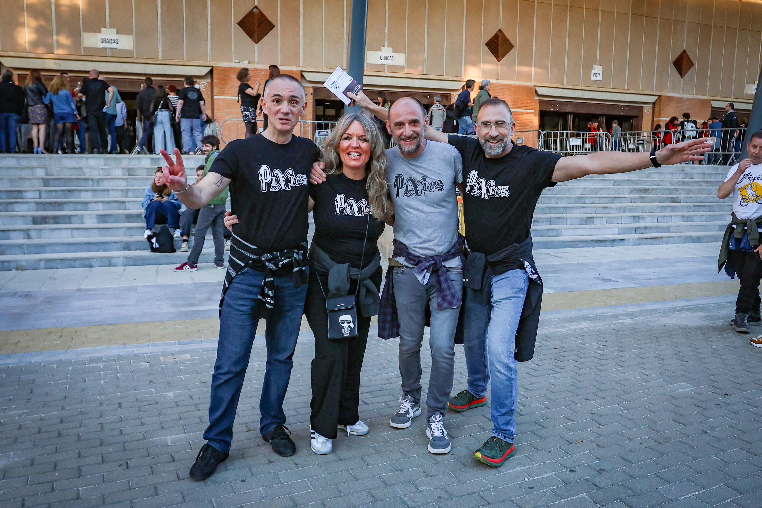 Gran ambiente en el concierto de los Pixies en Granada, el único en España